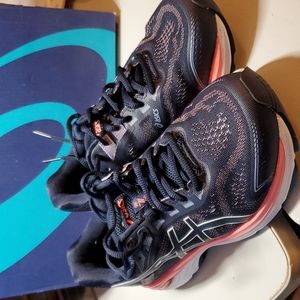 ASICS GT-2000 Women sz 8 wide
